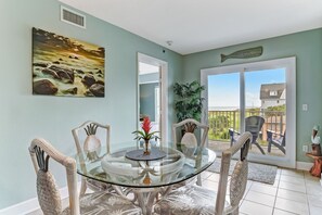 Dining - Terraces At Beachside 203 1 Bedroom Condo (Fernandina Beach)