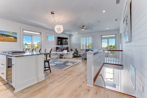 Private Pool and Hot Tub Fernandina Beach Retreat