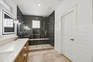 Ferienhaus, 3 Schlafzimmer | Badezimmer | Handtücher, Shampoo