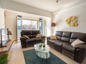TV - Bormla Seafront 3 Bedroom Apartment (Birgu)