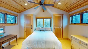 3 bedrooms, free WiFi, bed sheets - Almont Escape by Three Rivers (Almont)