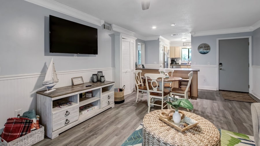 Amelia Landings 9f 2 Bedroom Condo