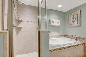 Stadtwohnung, 3 Schlafzimmer | Badezimmer | Handtücher, Shampoo