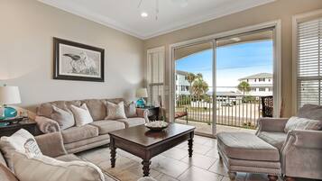 Pientalo, 3 makuuhuonetta | Oleskelualue | Älytelevisio