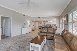 Apartment, 3 Schlafzimmer | Wohnbereich | Smart-TV