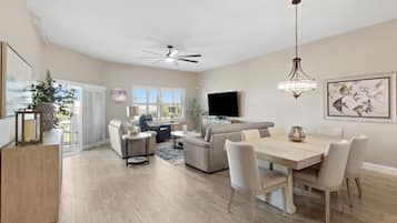 Condo, 3 Bedrooms | Living area