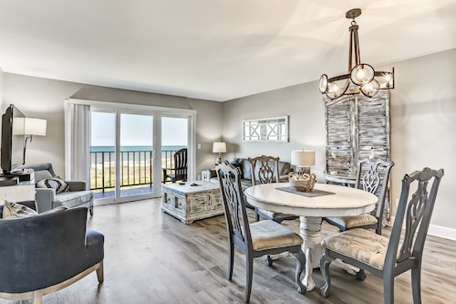 Freshly Renovated 2BR Dream Condo Beachfront Stunning Views