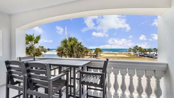 Apartment, 3 Schlafzimmer | Speisen im Freien