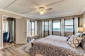 Condo, 3 Bedrooms - Beachfront Family Condo w/ Pool, Fishing, and Pier Access Amelia by the Sea (Fernandina Beach)