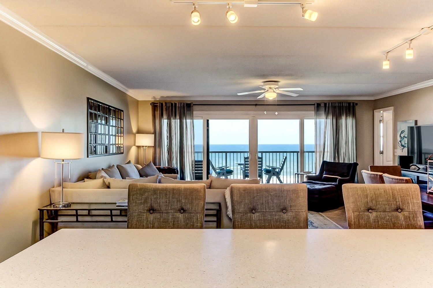Condo, 3 Bedrooms | Living area