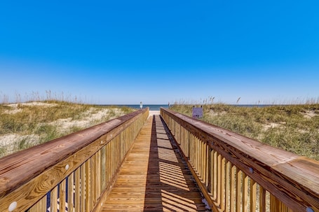 Apartamento, 2 habitaciones | Jardines del alojamiento. Tranquil Beach Retreat Fernandina Shores 6398