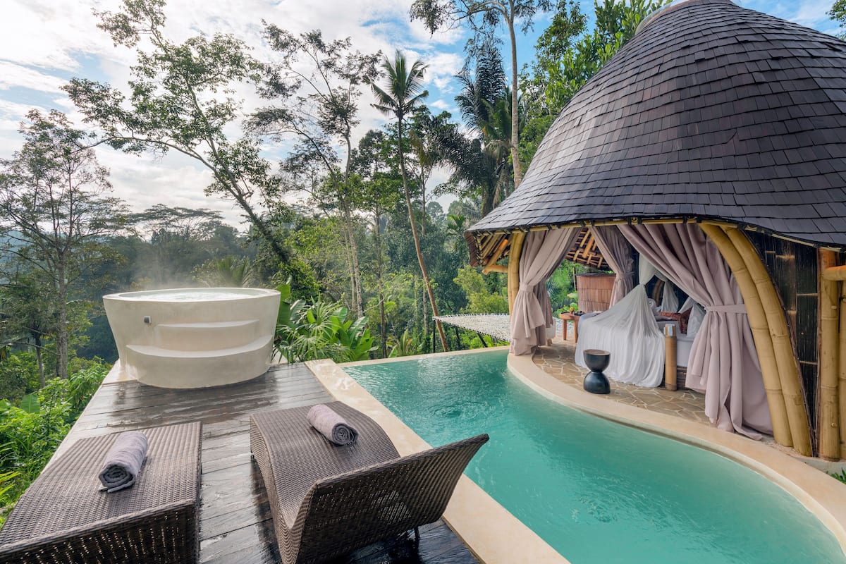 Villa pour lune de miel, vue sur la piscine | Literie de qualité, minibar, coffre-fort, bureau