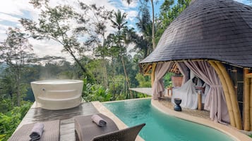 Villa Jiwanta | Premium bedding, minibar, in-room safe, desk