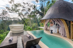 Villa Jiwanta | Premium bedding, minibar, in-room safe, desk - Umawana Villas (Ubud)