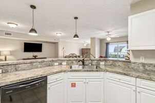 Apartamento, 1 habitación | Cocina privada | Frigorífico, horno, cafetera o tetera y tostadora