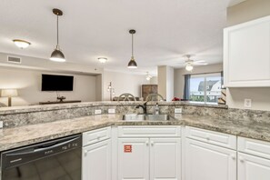 Private kitchen - Terraces At Beachside 301 1 Bedroom Condo (Fernandina Beach)