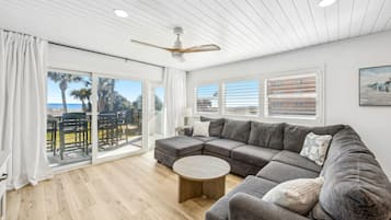 Apartment, 2 Schlafzimmer | Wohnbereich | Smart-TV