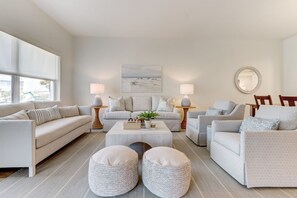 Condo, 3 Bedrooms | Living area | Smart TV