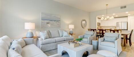 Condo, 3 chambres | Aire de séjour | Téléviseur connecté