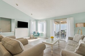 House, 3 Bedrooms | Living area - North End Gem 3 Bedroom Home (Fernandina Beach)