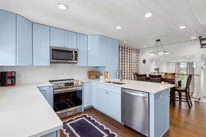 Townhome, 3 Bedrooms | Private kitchen | Fridge, oven, coffee/tea maker, toaster - Sandpiper Loop 95076 3 Bedroom Townhouse (Fernandina Beach)