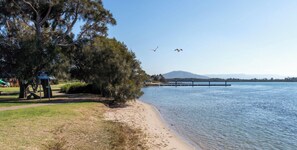 Beach - Riverside Retreat – soak up the riverside vibe on Crookhaven River (Greenwell Point)