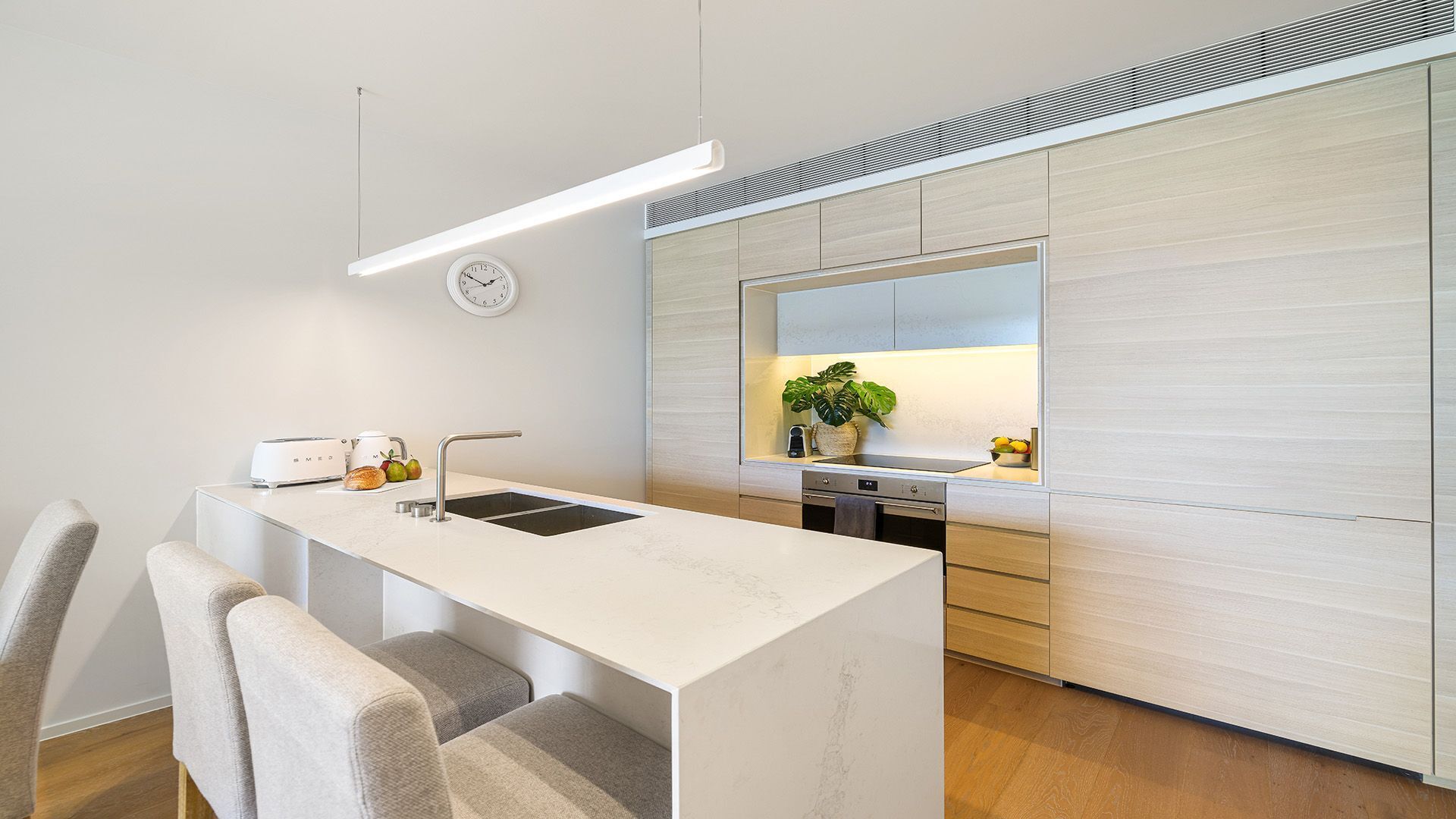 冰箱、微波炉、烤箱、炉灶