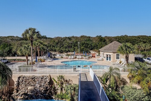 Sunrise View at Ocean Park - Pool, Hot Tub, Walk to Fernandina Beach