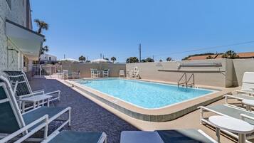 Appart'hĂŽtel, 2 chambres | Piscine