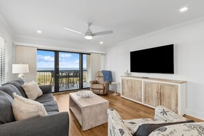 Living area - Surf And Racquet Club B149 2 Bedroom Condo (Fernandina Beach)