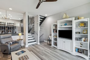 Townhouse, 2 soverom | Oppholdsområde | Smart-TV og DVD-spiller