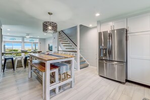 Townhome, 3 Bedrooms | Dining - Spacious Beachfront 3BR in Amelia Island Sandpiper Loop (Fernandina Beach)