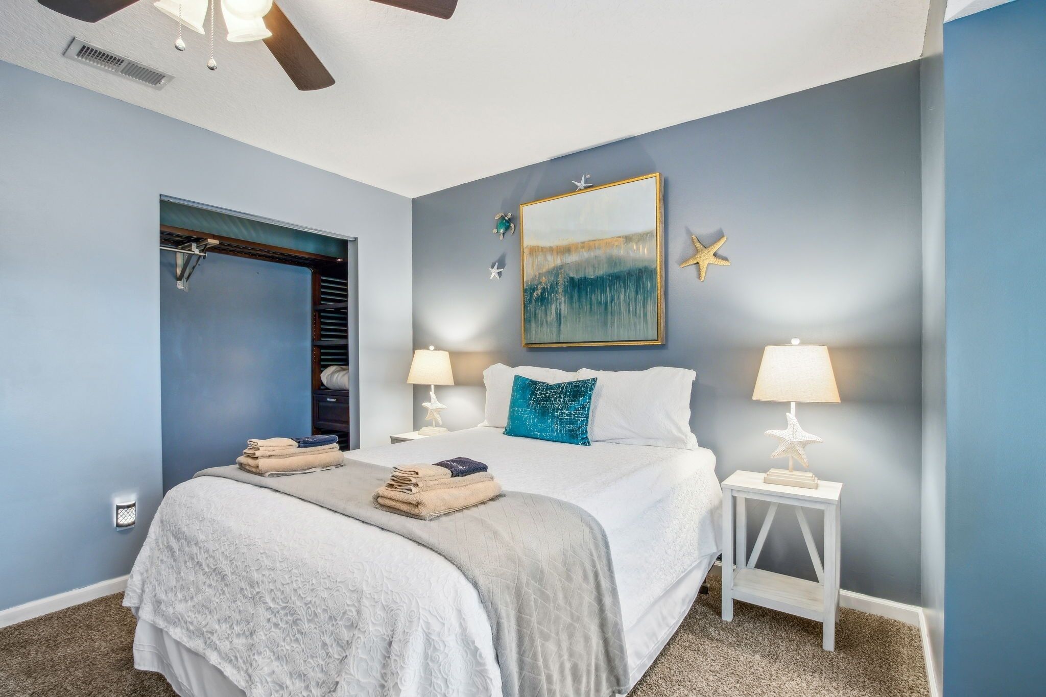 2 chambres, bureau, espace de travail pour ordinateur portable