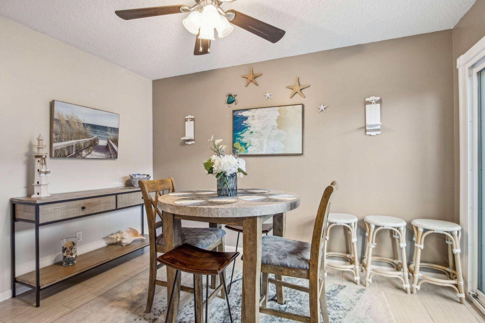 Condo, 2 Bedrooms | Dining