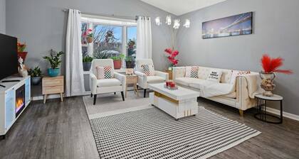 Pet Friendly Lansing Home - Private Gym - Near MSU