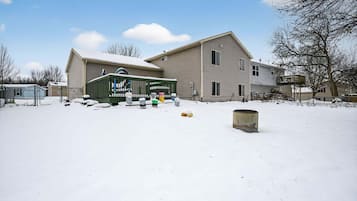 House, 4 Bedrooms | Property grounds