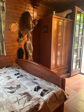 Ferros/tábuas de passar roupa, Wi-Fi, roupa de cama