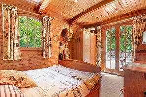 Iron/ironing board, WiFi, bed sheets - Studio "Domaine Saint Amour- Océane" with Lake View, Shared Pool and Wi-Fi (Trans-en-Provence)