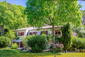 Exterior - Holiday Home "Domaine Saint Amour - Au Lac" with Lake View, Shared Pool and Wi-Fi (Trans-en-Provence)