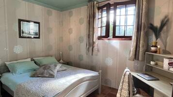 Fer et planche Ă repasser, Wi-Fi, draps fournis