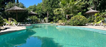 Domaine Saint Amour – La Cascade Cottage, 2 ha Estate with Lake, Waterfall & Pool