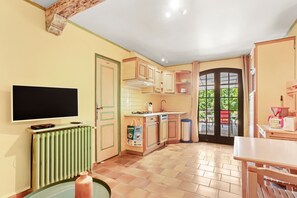 Refrigerador, microondas, parrilla de estufa y lavavajillas 