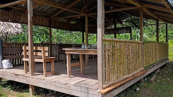 Comfort Cabin, Hill View | Living area