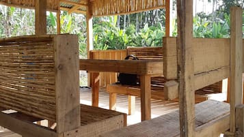 Comfort Cabin, Hill View | Living area