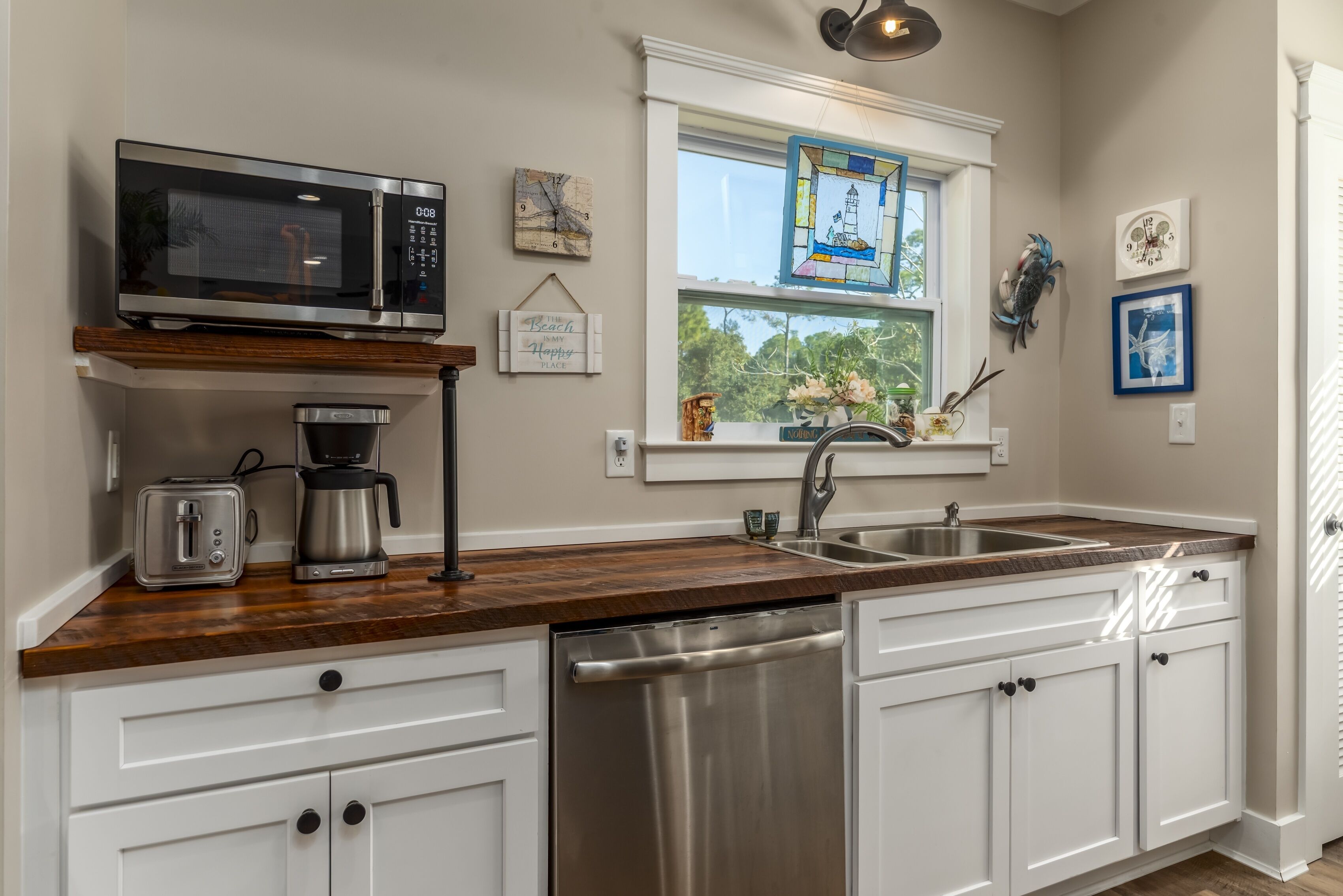 House, 2 Bedrooms | Private kitchen | Fridge, oven, coffee/tea maker, toaster