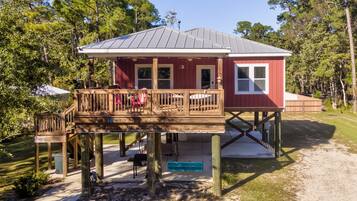 House, 2 Bedrooms | Exterior