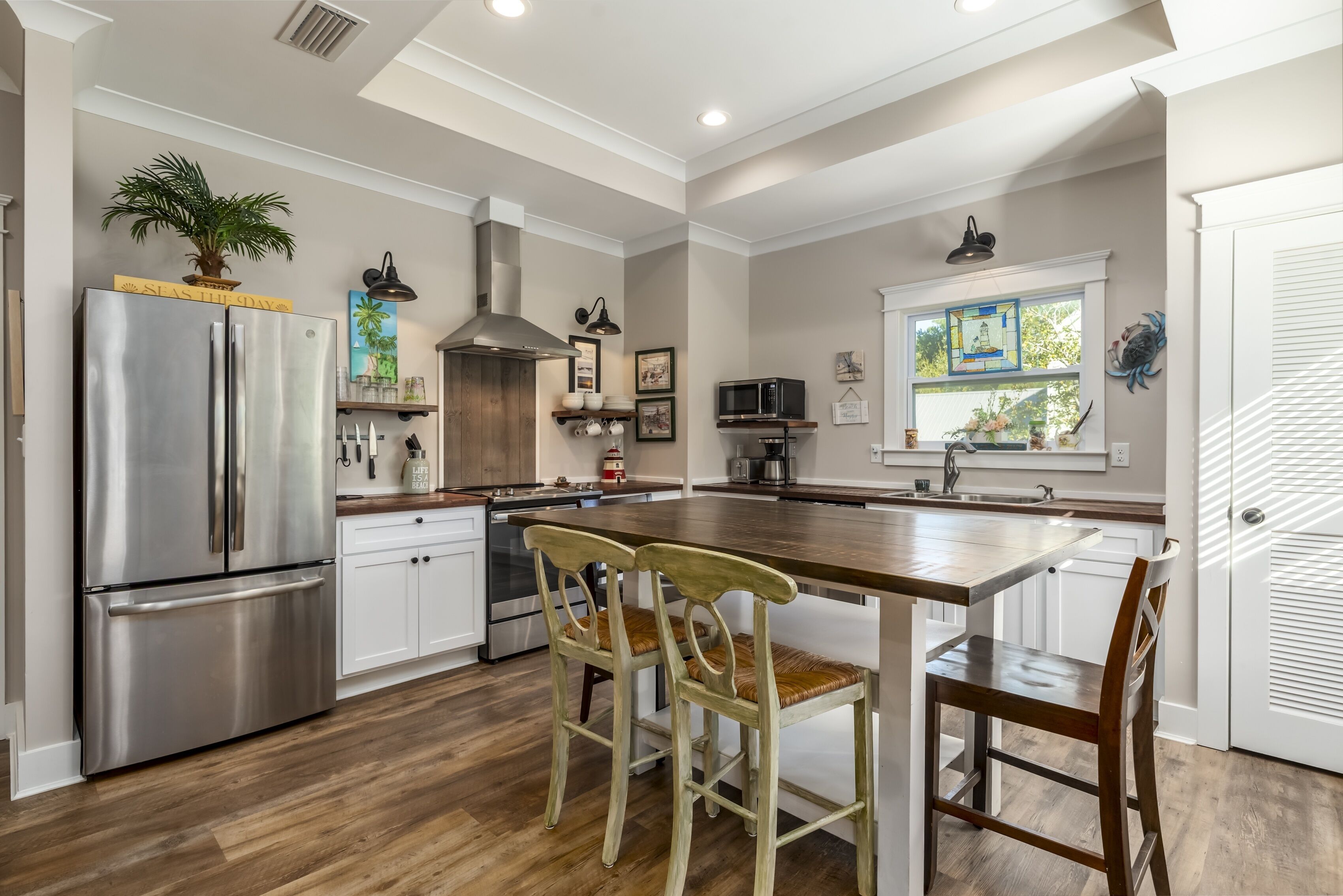 Maison, 2 chambres | Cuisine privée | Réfrigérateur, un four, cafetière-théière, grille-pain