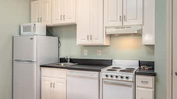 Condo, 2 Bedrooms | Private kitchen | Fridge, oven