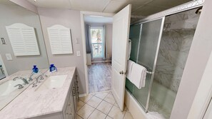 Condo, 1 Bedroom | Bathroom - Sandpiper Cove 2045 1 Bedroom Condo (Destin)