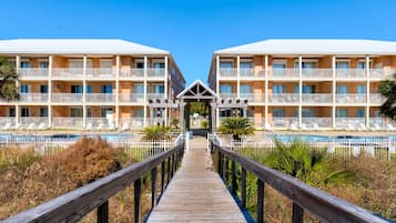 Condo, 2 Bedrooms | Exterior